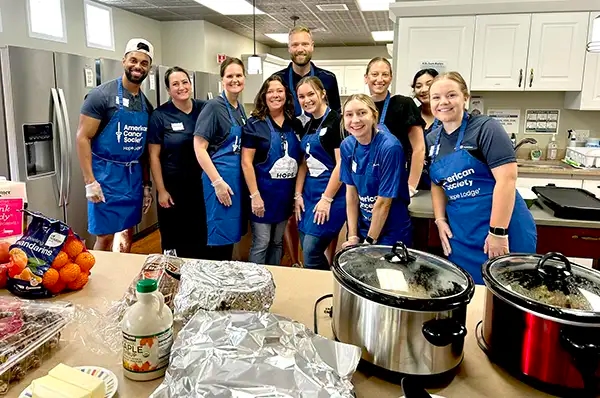 People cooking at hope lodge Minneapolis